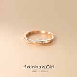 指輪 リング レディース X型 ウェーブ CZダイヤ オシャレ 上品 シンプル シルバー ゴールド フリーサイズ 金属アレルギー対応 女性 誕生日プレゼント