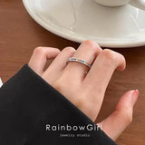 指輪 リング レディース カラフル 彩石 幸運 虹色 ハーフエタニティ フリーサイズ リング 誕生日プレゼント 記念日 テレワーク 金属アレルギー対応
